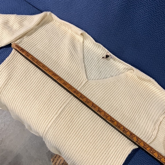 Off Shoulder Sweater - Picture 5 of 6